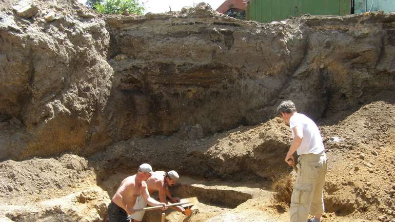 В історичному центрі Полтави на Жовтневій 5а археологи віднайшли унікальні історичні знахідки