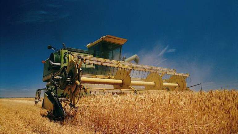 Полтавські аграрії вже намолотили 64 тисячі тонн ранніх зернових 