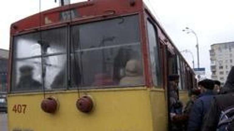 Під гаслом «тролейбус не гумовий» – страйкують полтавські кондуктори