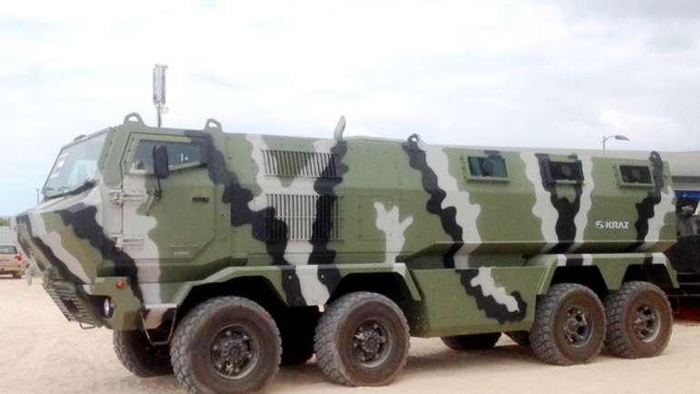 Нову розробку "АвтоКрАЗу" броньовик "Фіону" купили прямо на виставці в Абу-Дабі