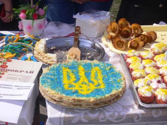 В Полтаві влаштували Великодній благодійний ярмарок на потреби АТО_8