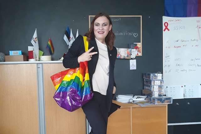 Рух ЛГБТ розпочав цькування співробітниці українського банку, яка звернулася до клієнта «за неправильним гендером»_2