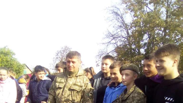 Школярі Семенівського району висадили дерева на знак вдячності захисникам України