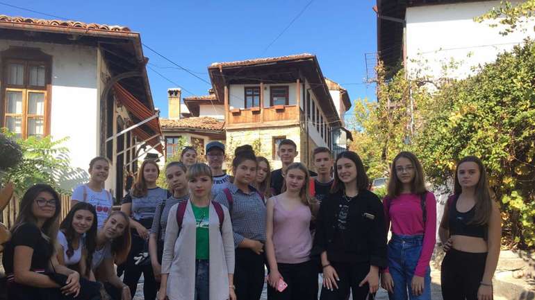 Миргородські школярі дізнались про життя однолітків у болгарському місті-побратимі