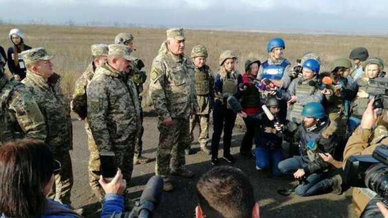 Як українські військові відходили з власної землі: фото та відео