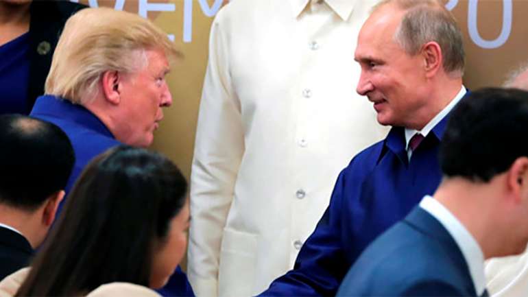 Удар в спину. Трамп проігнорував Путіна на саміті у В'єтнамі