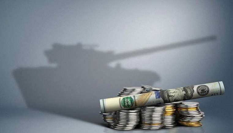 Українська економіка не в змозі стати на «військові рейки»