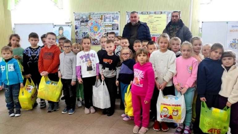 На Полтавщині діти зібрали гумвантаж для ЗСУ
