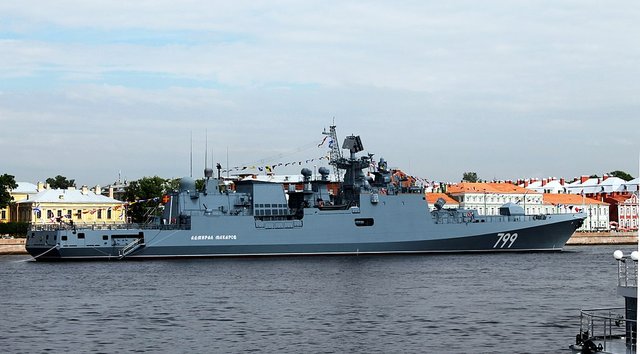 Російський фрегат горить біля острова Зміїний_3