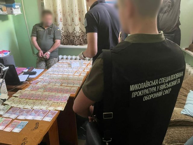 У Миколаєві на хабарі 50 тис. грн затримали командира автомобільної роти_2