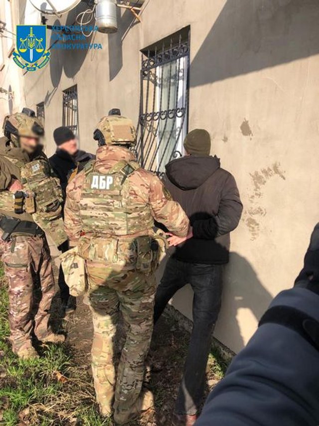 Ще двом працівникам Херсонського слідчого ізолятора повідомлено про підозру у держзраді_1