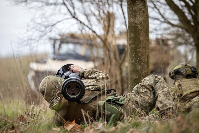 Австралійські інструктори навчають піхотної тактики українських військових у Британії_8