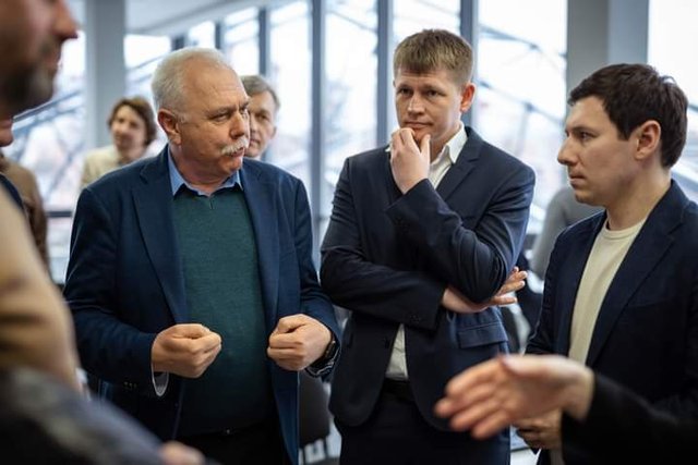 Слуги Зеленського розпочали підготовку до виборів_6