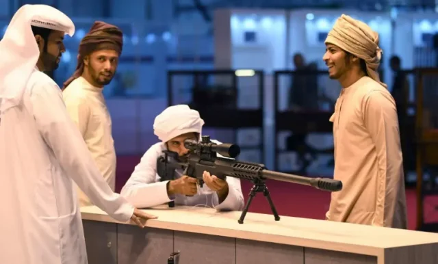 На виставці в ОАЕ путінські торговці зброєю виставили на продаж випробувану війною зброю_1