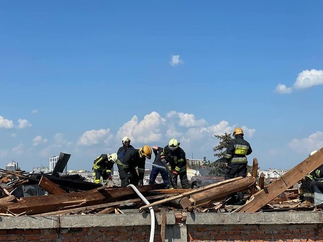 російські окупанти знищили драмтеатр у Чернігові_7