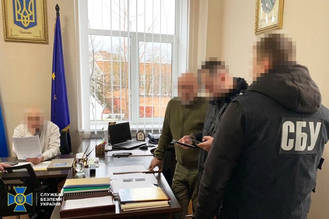 НАБУ та САП завершили розслідування справи про хабар щодо депутата Миргородської міської ради._6