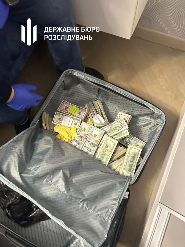 ДБР конфіскувало у депутата Рівненської облради Суховича 104 мільйони гривень_4