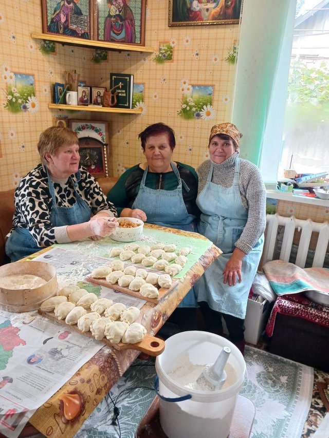 Жіночий підрозділ «Бойова кухня» готує смачні страви для наших воїнів_1