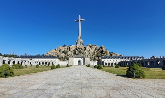 Долина Загиблих: Символ пам’яті, примирення та диктаторської величі_1