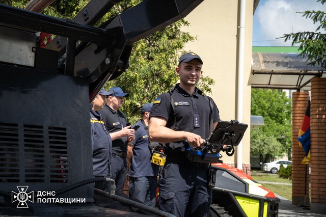 Рятувальники Полтави отримали універсальний автомобіль_4