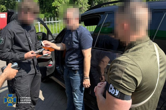 СБУ та ДБР викрили посадовців, які привласнили понад 64 млн грн на закупівлі авто для військових_1