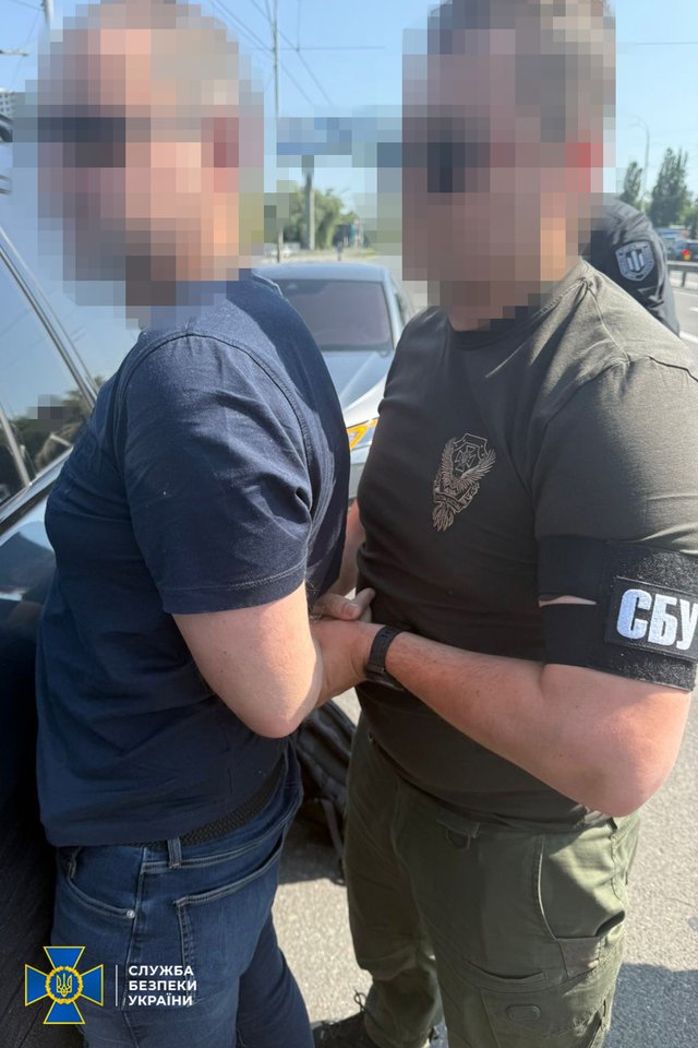 СБУ та ДБР викрили посадовців, які привласнили понад 64 млн грн на закупівлі авто для військових_2