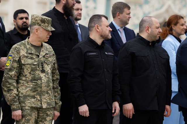 Учора — в суді за розкрадання 1 млрд грн. А сьогодні — на урочистих заходах на Софійській площі_3