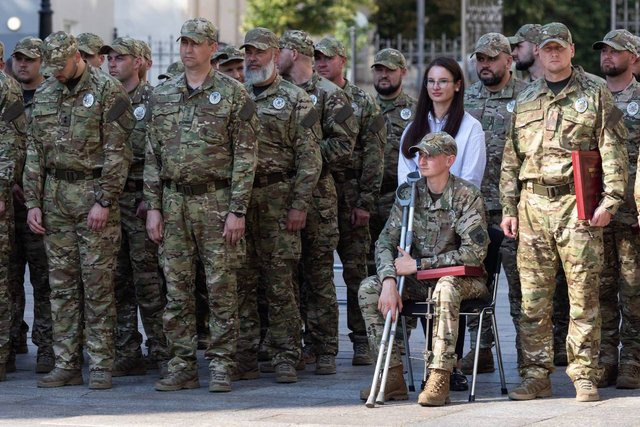 Піхотинець бригади «Хижак» Михайло Кравчук отримав звання Героя України_3
