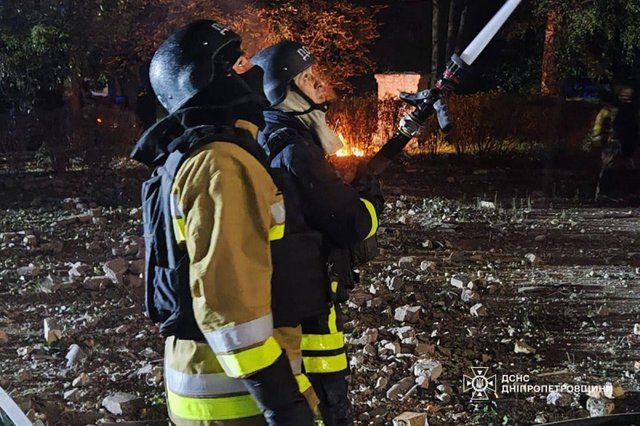 Атака рф по Кам’янському: повідомляють про удар по центру реабілітації військових_4