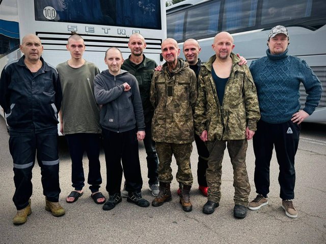 Україна та росія провели обмін полоненими за формулою «146 на 146»_1