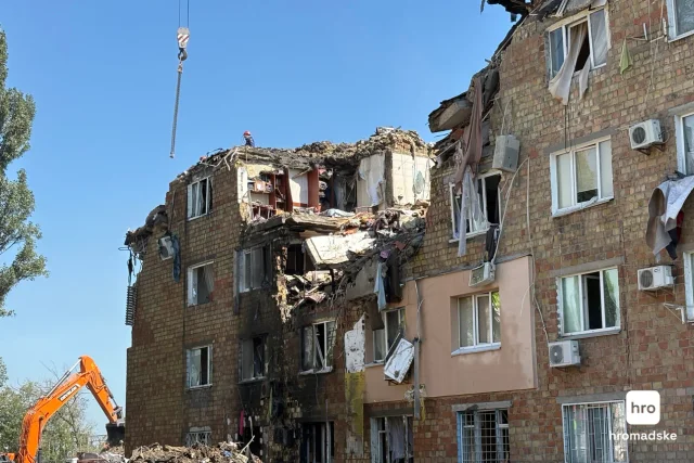 У Києві кількість загиблих через російську атаку зросла до 16, серед них — 4 дитини_2
