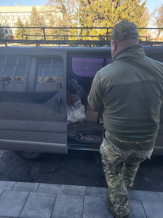 Волонтери відправили нову партію допомоги на передову_2