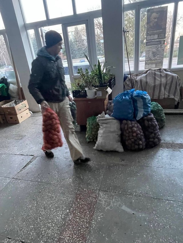 Волонтери відправили нову партію допомоги на передову_5