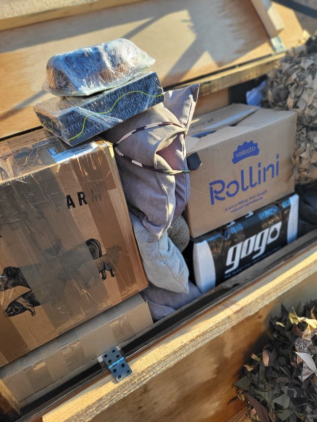 Волонтери відправили нову партію допомоги на передову_12