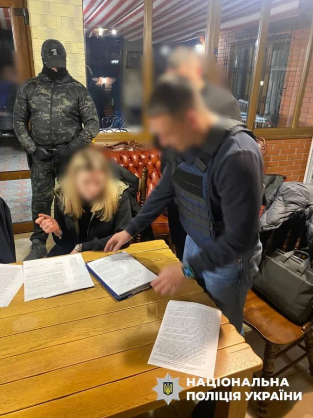 Розкрадання понад 15 млн гривень на продажах запчастин до бронетехніки_2