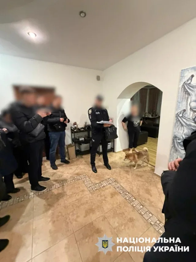 Розкрадання понад 15 млн гривень на продажах запчастин до бронетехніки_3