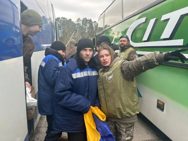 Україна повернула з російського полону 200 військових_1