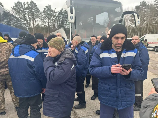 Україна повернула з російського полону 200 військових_3