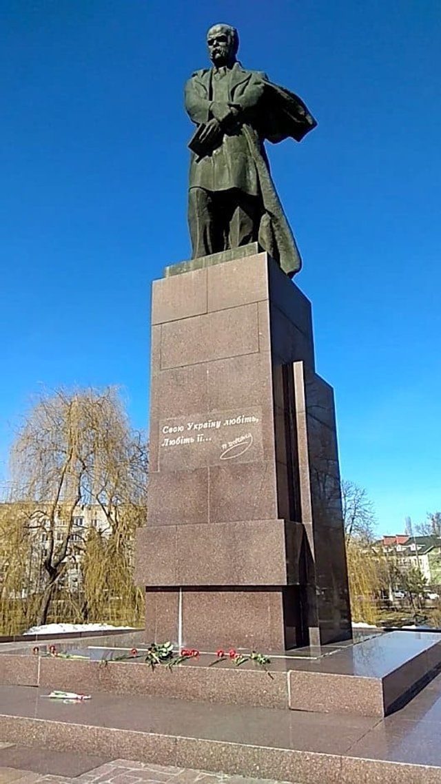 Представники політичної партії «ДІЯ» і ОУМ «ГРІМ» вшанували Кобзаря_1