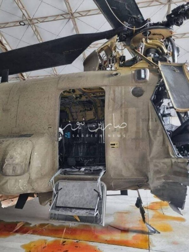 Оприлюднено кадри знищеного вертольота CH-47 Chinook після удару по базі в Кувейті_3