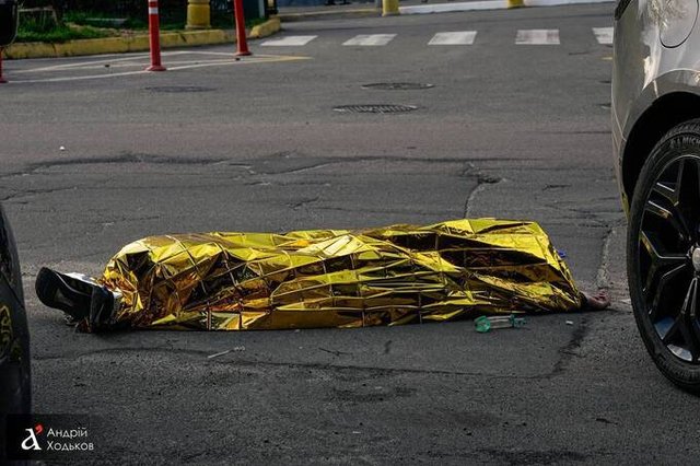 У Києві невідомий відкрив стрілянину по людях_7