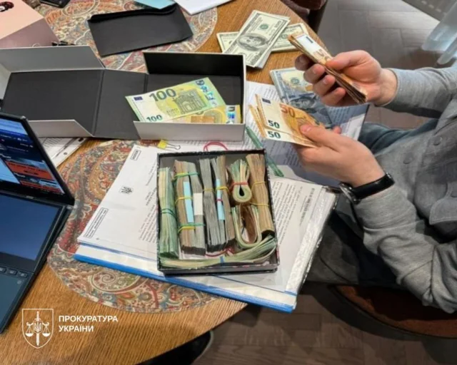 Громадяни України допомагали купували кораблі для «тіньового флоту» рф — СБУ_4