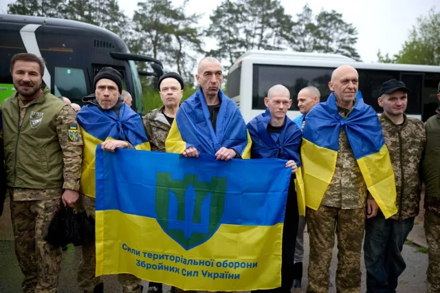 З російської неволі повернулися 205 українців. Це перший етап обміну «1000 на 1000»_7