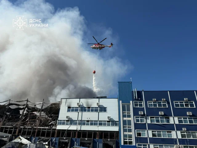 На Київщині ліквідували пожежу площею 10 тисяч квадратних метрів_1