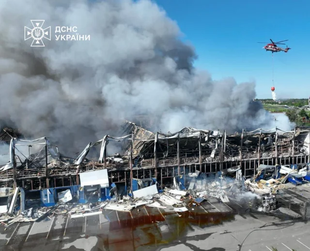 На Київщині ліквідували пожежу площею 10 тисяч квадратних метрів_2