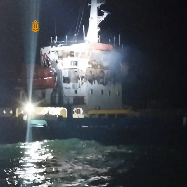 Українські ВМС урятували моряків турецького судна_4