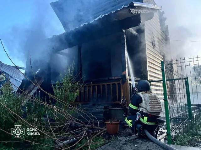 росіяни здійснили масовану атаку по Києву балістикою і дронами_4