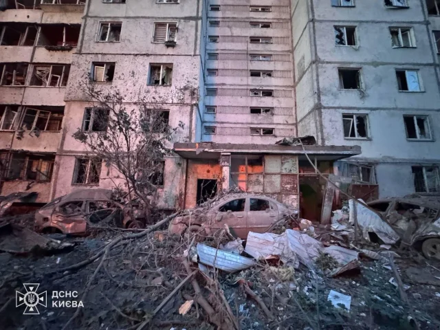 росіяни здійснили масовану атаку по Києву балістикою і дронами_6