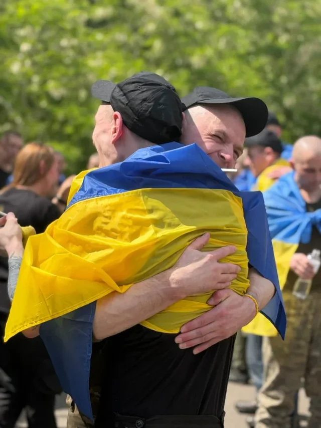 Україна повернула з російського полону 185 військових та одного цивільного цивільний_10