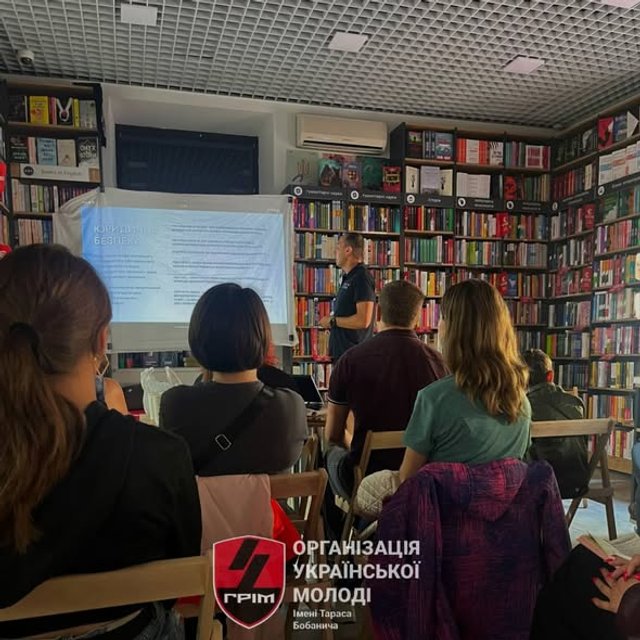 Молодь ОУМ «ГРІМ» пройшла тренінг із домедичної допомоги_1